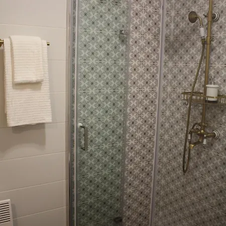 Kikelet Udvarhaz Apartament Zánka