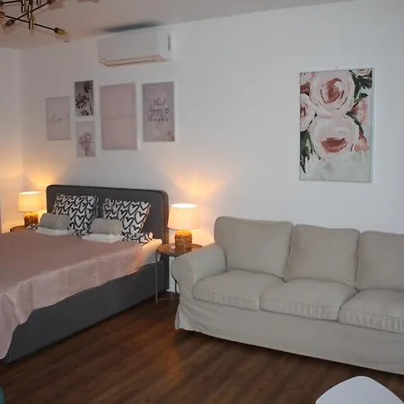 Kikelet Udvarhaz * Zánka