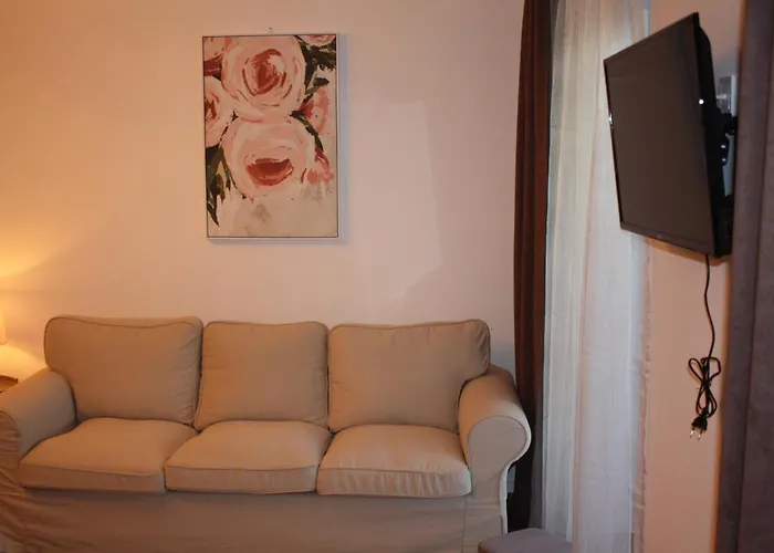 Apartment Kikelet Udvarhaz *
