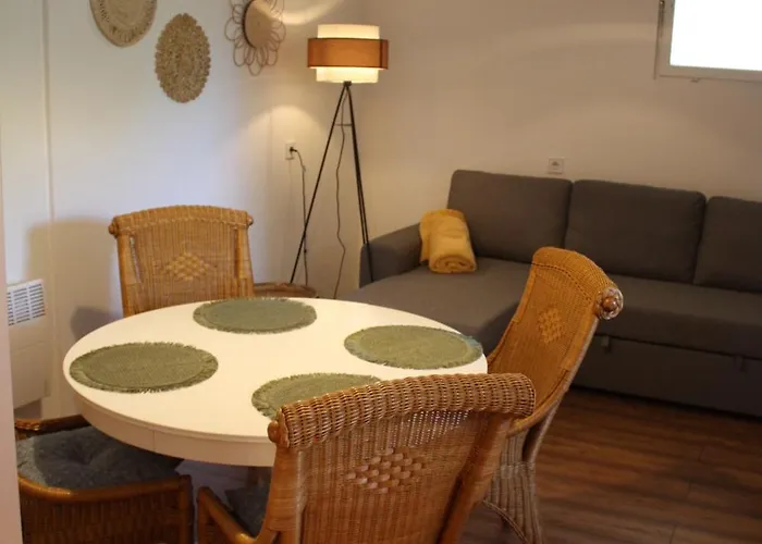 Kikelet Udvarhaz Apartment *