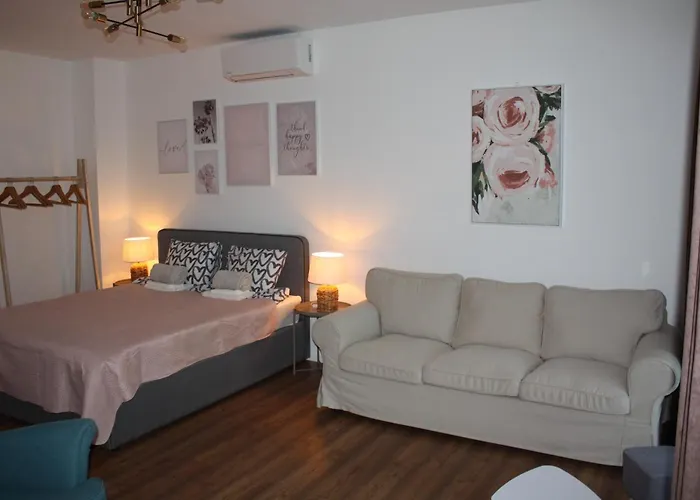 Kikelet Udvarhaz * Zánka